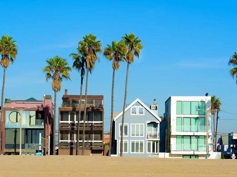 Modern coastal interior design trends in Venice