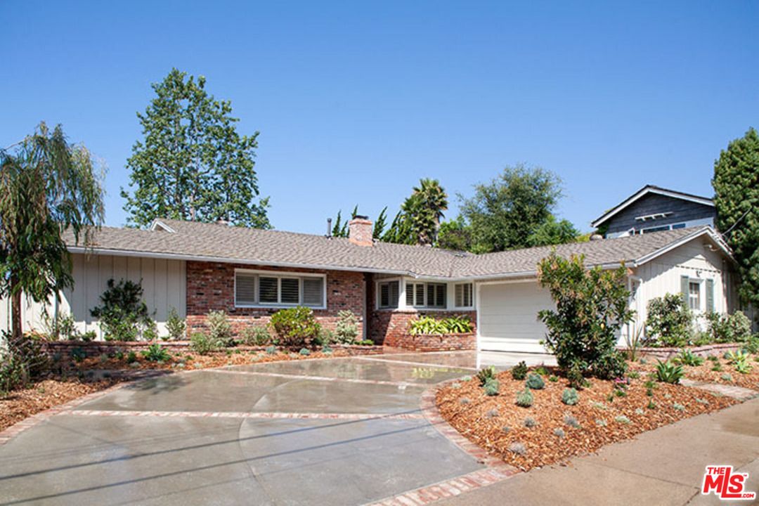 1075 Las Pulgas Rd., Pacific Palisades