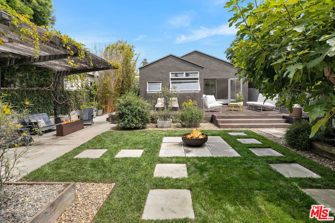 1724 Washington Way, Venice
