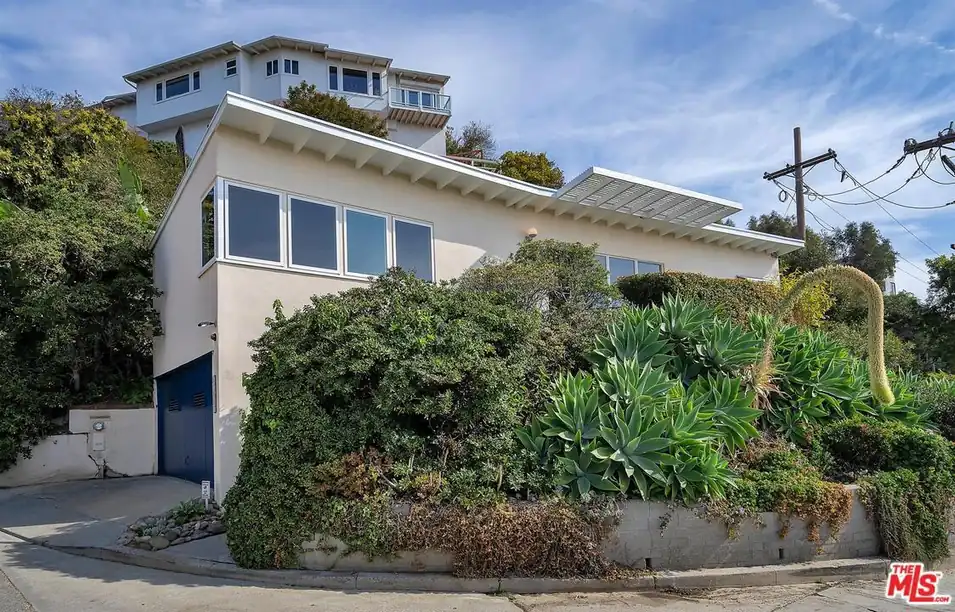 17447 Castellemmare Dr, Pacific Palisades