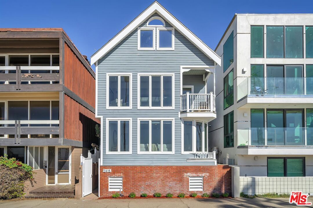 2415 Ocean Front Walk, Venice