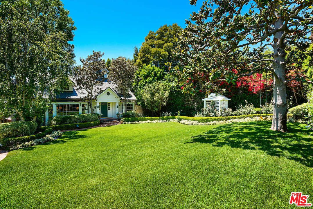245 S. Burlingame Ave, Brentwood