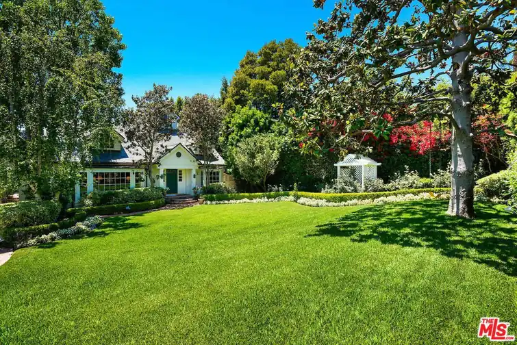 245 S. Burlingame Ave, Brentwood