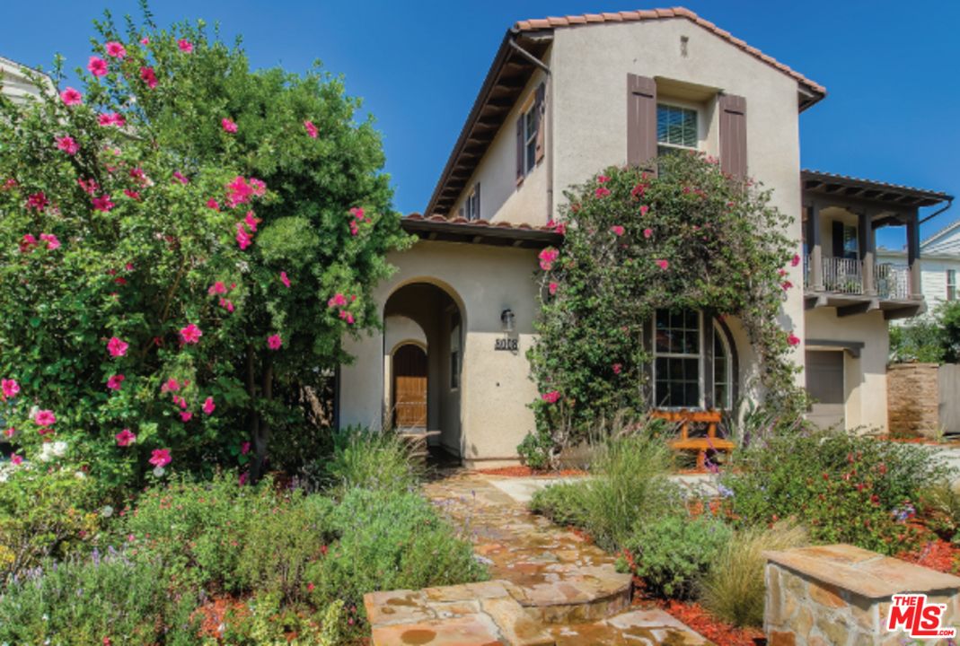 8008 Rayford Dr, Los Angeles