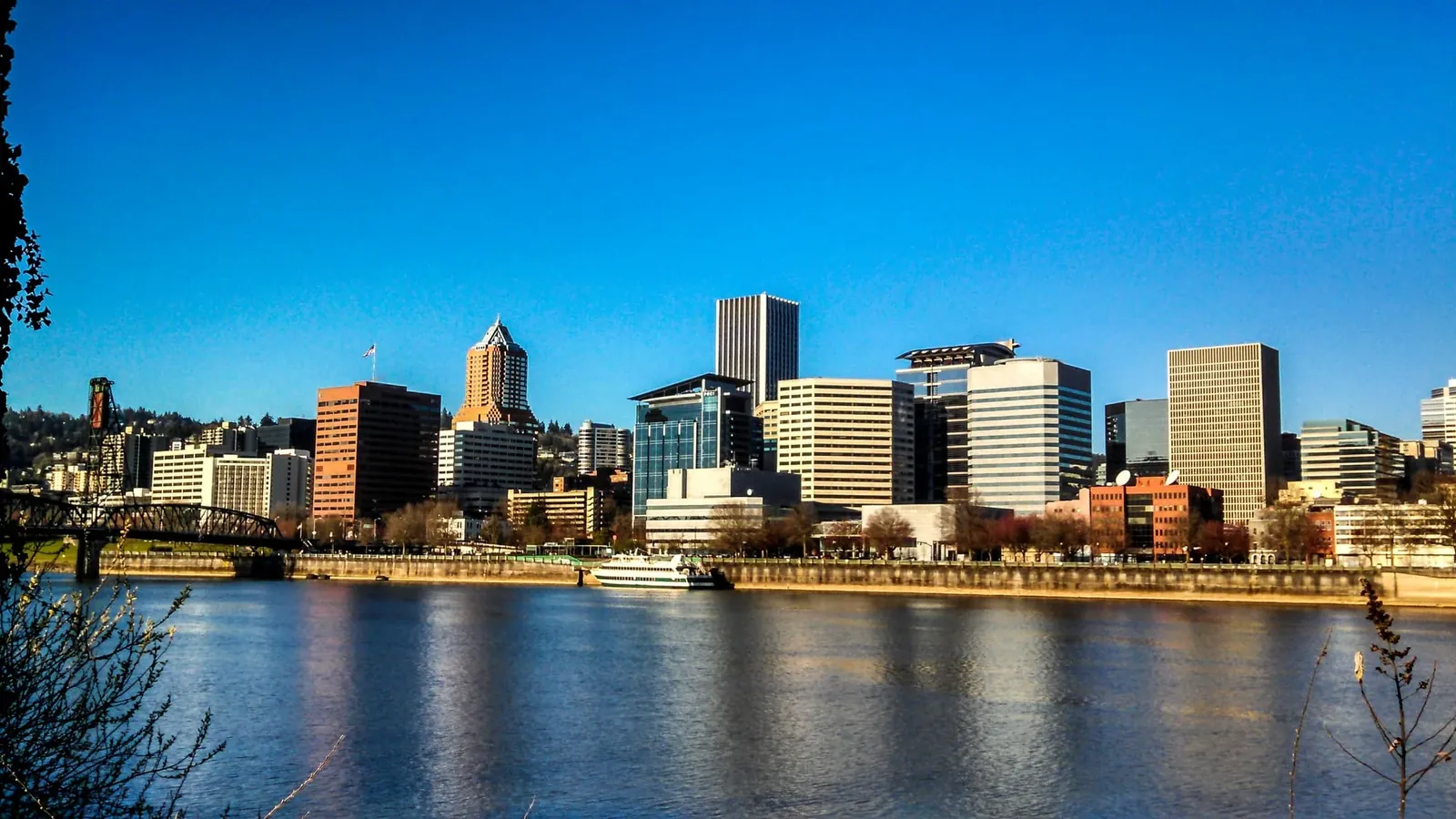 Portland, Oregon skyline along the river
